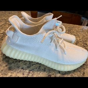 Yeezy boost 350 v2 cream triple white
